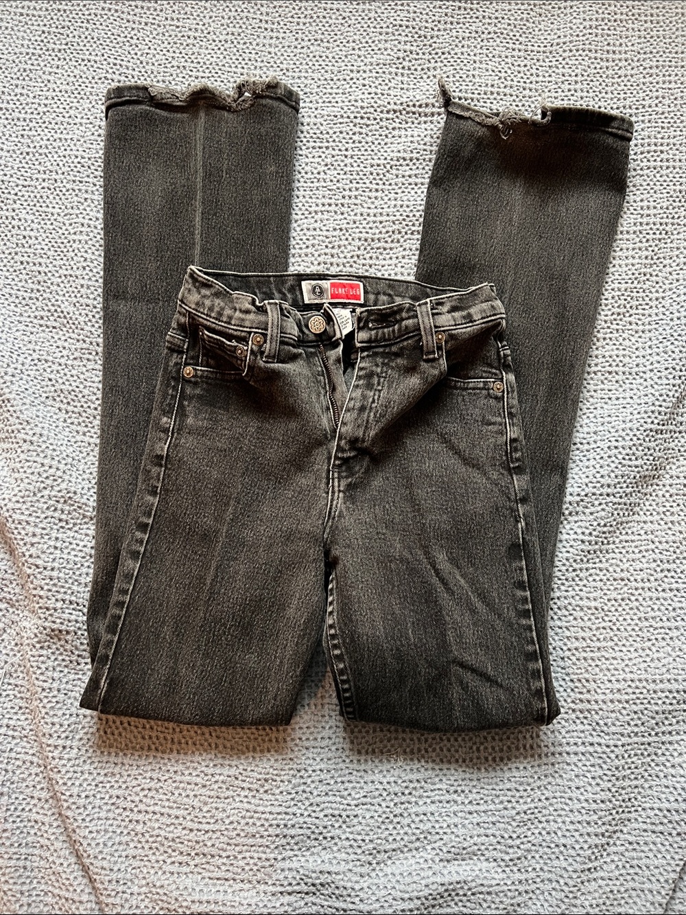 Arizona High-Waisted Black Jeans with Raw Hem